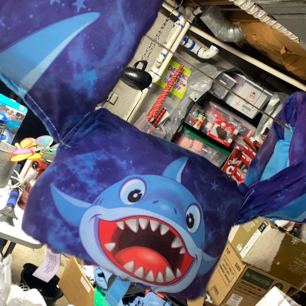 Shark puddle jumper